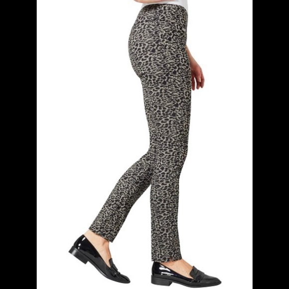 🐆Ultra Flattering Leopard Print Pants🐆 - Picture 2 of 5